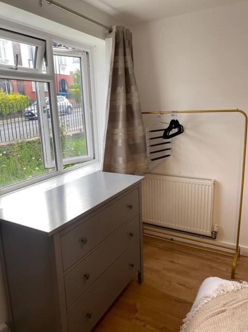 Luxury 2 Bedroom Apartment, Parking, Few Minutes Walk From Wembley Stadium Londres Exterior foto