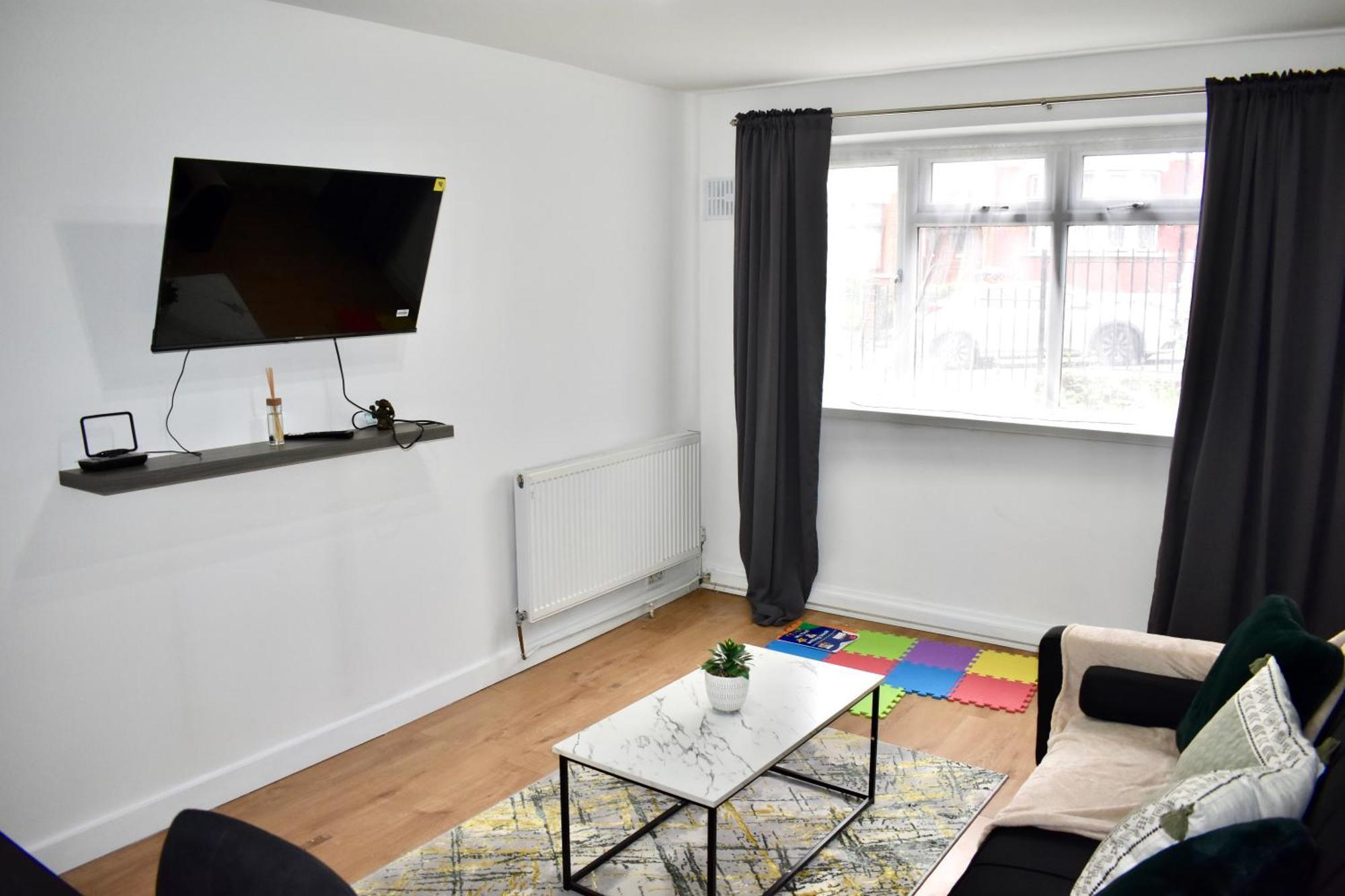 Luxury 2 Bedroom Apartment, Parking, Few Minutes Walk From Wembley Stadium Londres Exterior foto